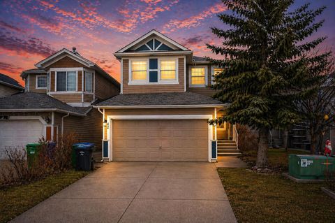Photo of 42 Royal Elm Drive NW, Calgary, AB T3G 5P7 (MLS # A2306329)