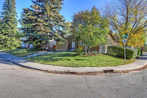 Photo of 5219 Valiant Drive NW, Calgary, AB T3A 0Y6 (MLS # A2263796) Photo of 5219 Valiant Drive NW, Calgary, AB T3A 0Y6 (MLS # A2263796)