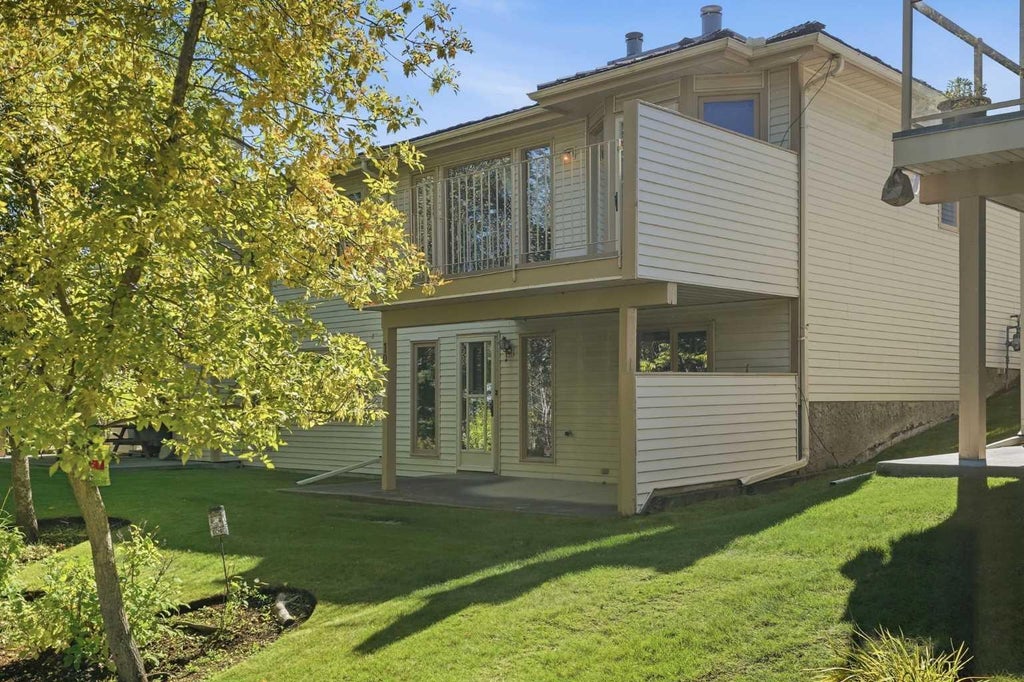Photo of 109 Shawnee Rise SW, Calgary, AB T2Y 2S1 (MLS # A2346812)