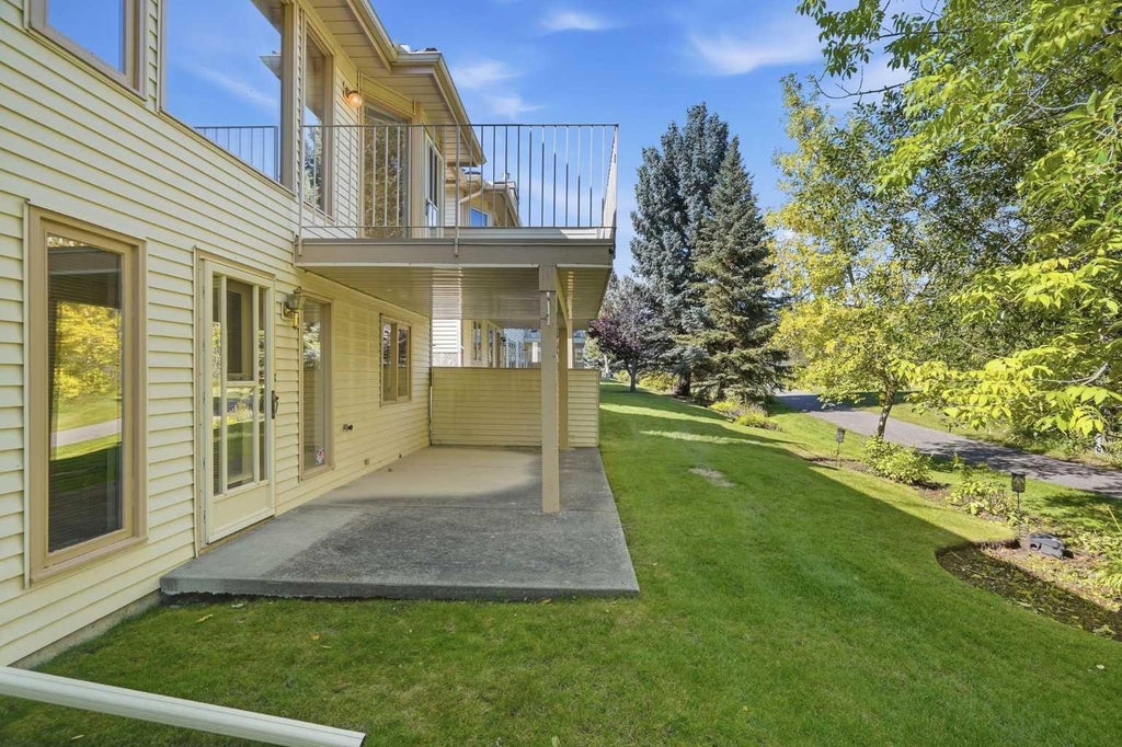 Photo of 109 Shawnee Rise SW, Calgary, AB T2Y 2S1 (MLS # A2346812)