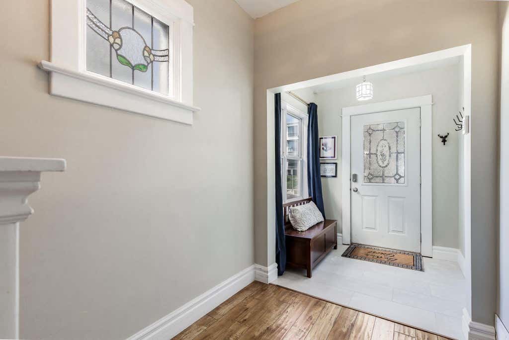 Photo of 1517 12 Avenue SW, Calgary, AB T3C 0R1 (MLS # A2335284)