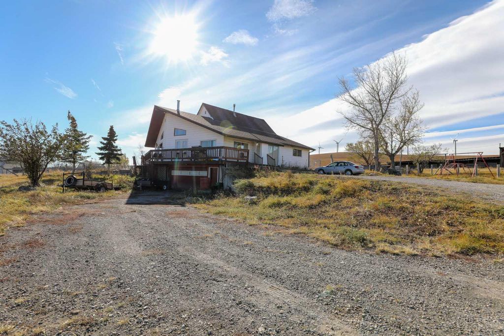 Photo of 1411 Twp Rd 7-3 Road, Rural Pincher Creek No. 9, M.D. of, AB T0K 1W0 (MLS # A2266118)