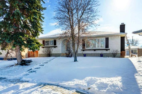 Photo of 35 Penworth Place SE, Calgary, AB T2A 4G4 (MLS # A2288575)