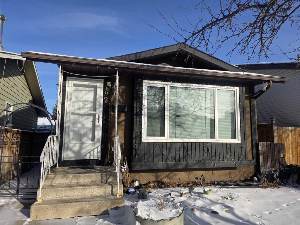 Photo of 192 Templevale Road NE, Calgary, AB T2Y 4W2 (MLS # A2303895)