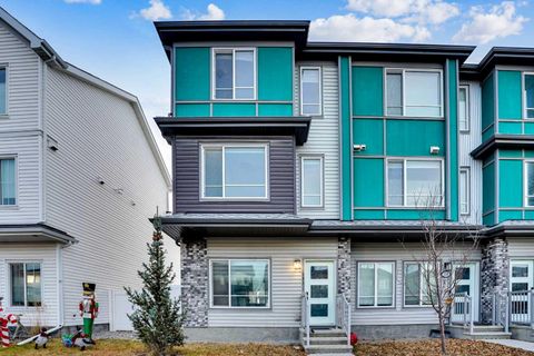 131 LUCAS Boulevard Calgary AB T3P 1H9