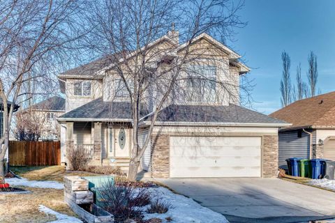 Photo of 115 WEST LAKEVIEW Circle, Chestermere, AB T1X 1H7 (MLS # A2278495)