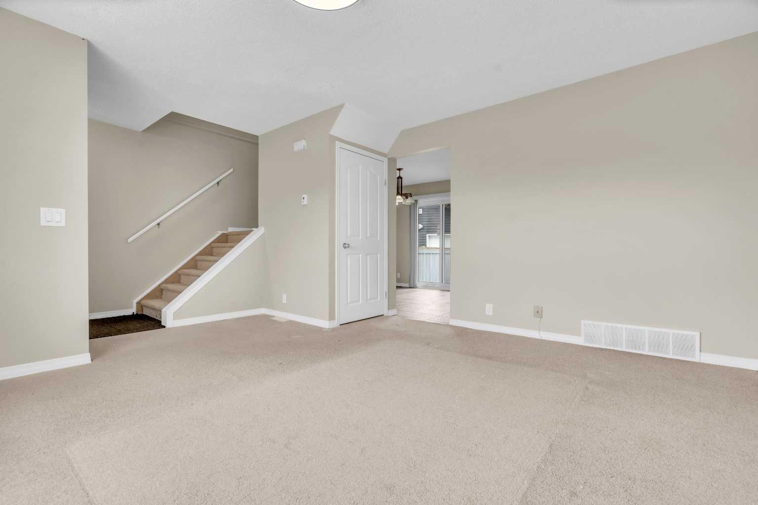 87 Castleglen Road NE