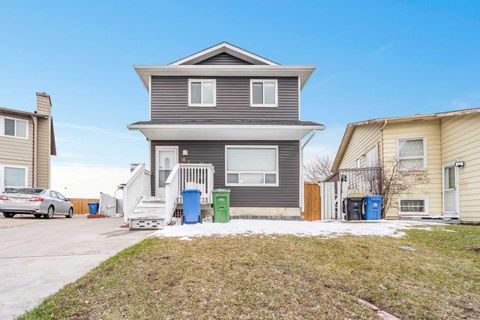 Photo of 87 Castleglen Road NE, Calgary, AB T3J 1P2 (MLS # A2306862)