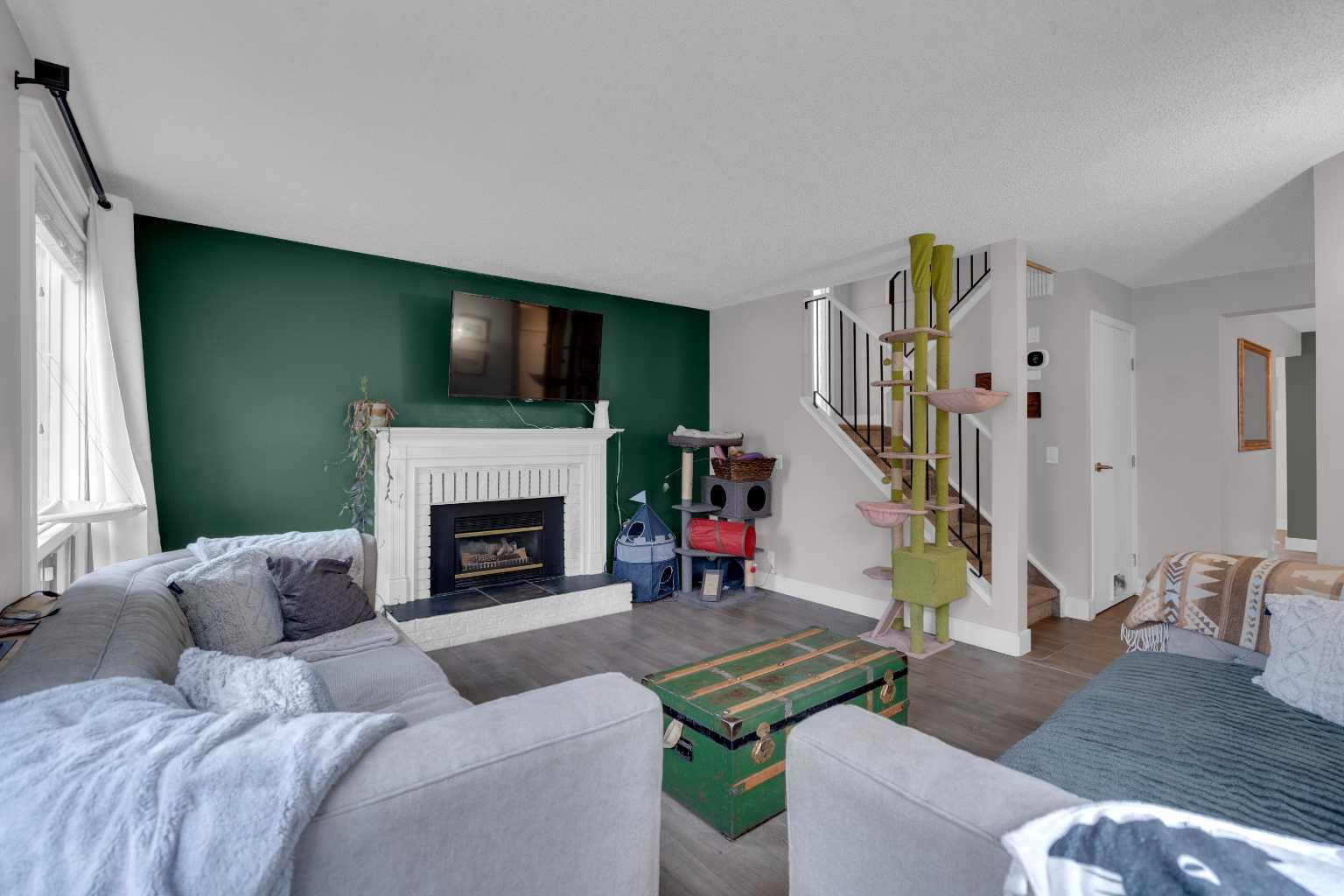 28 Woodglen Close SW