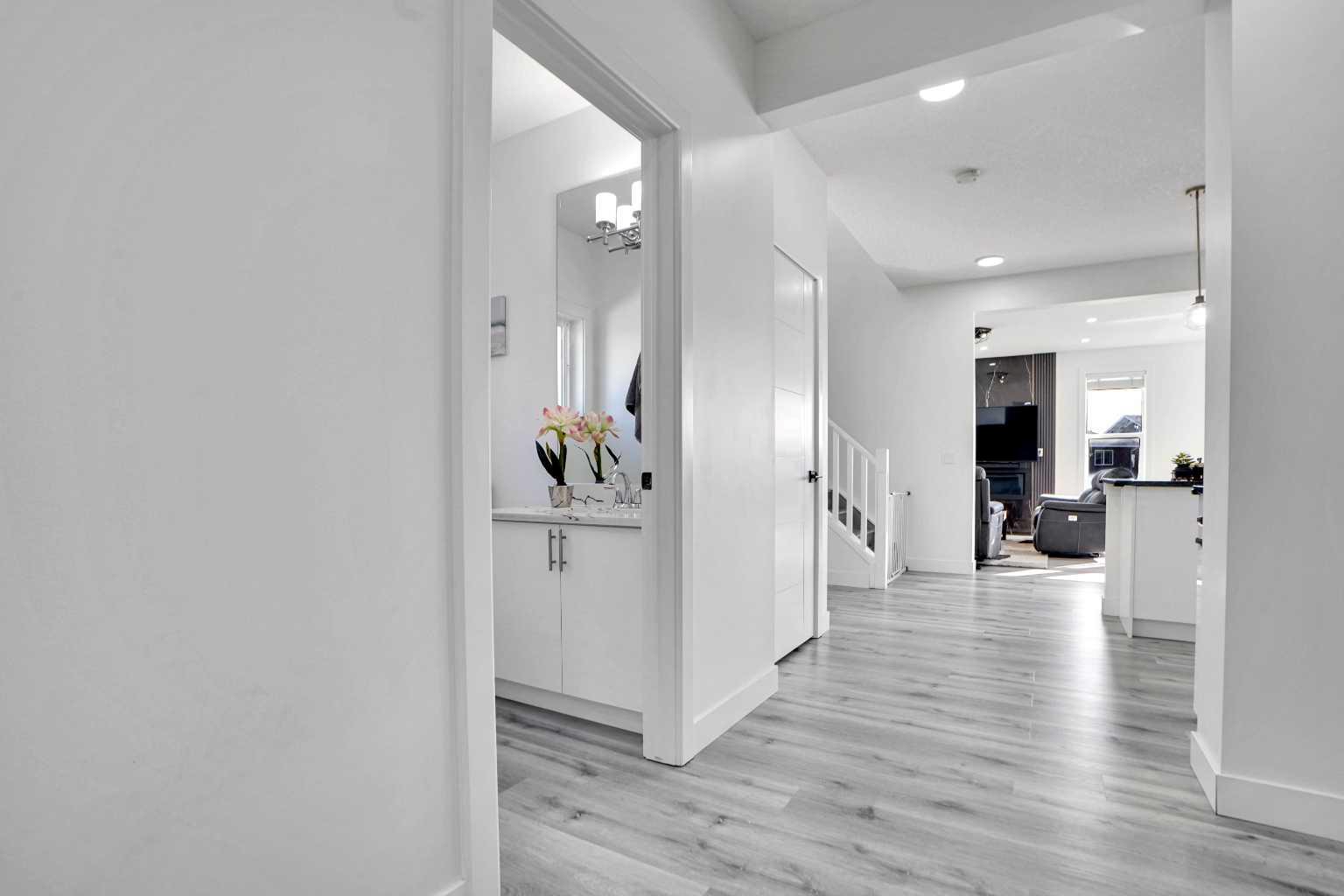 32 Redstone Court NE