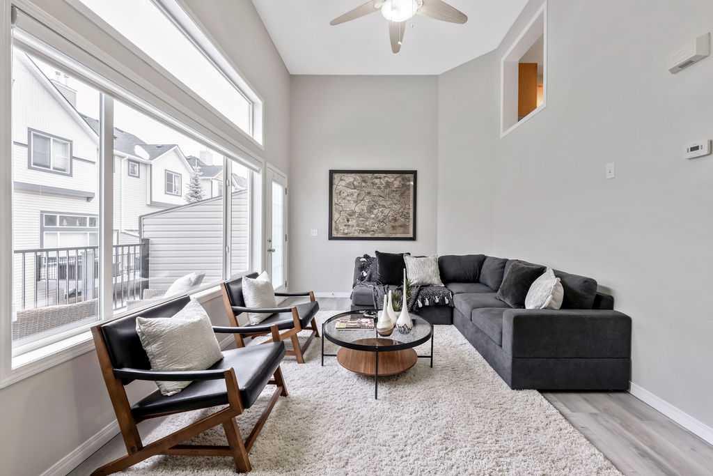 126 Everhollow Heights SW