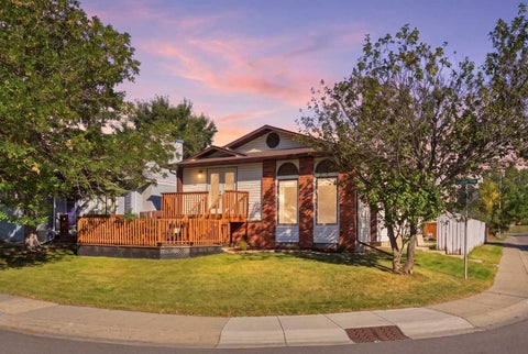 Photo of 236 Marquis Place SE, Airdrie, AB T4A 1Y4 (MLS # A2341950)