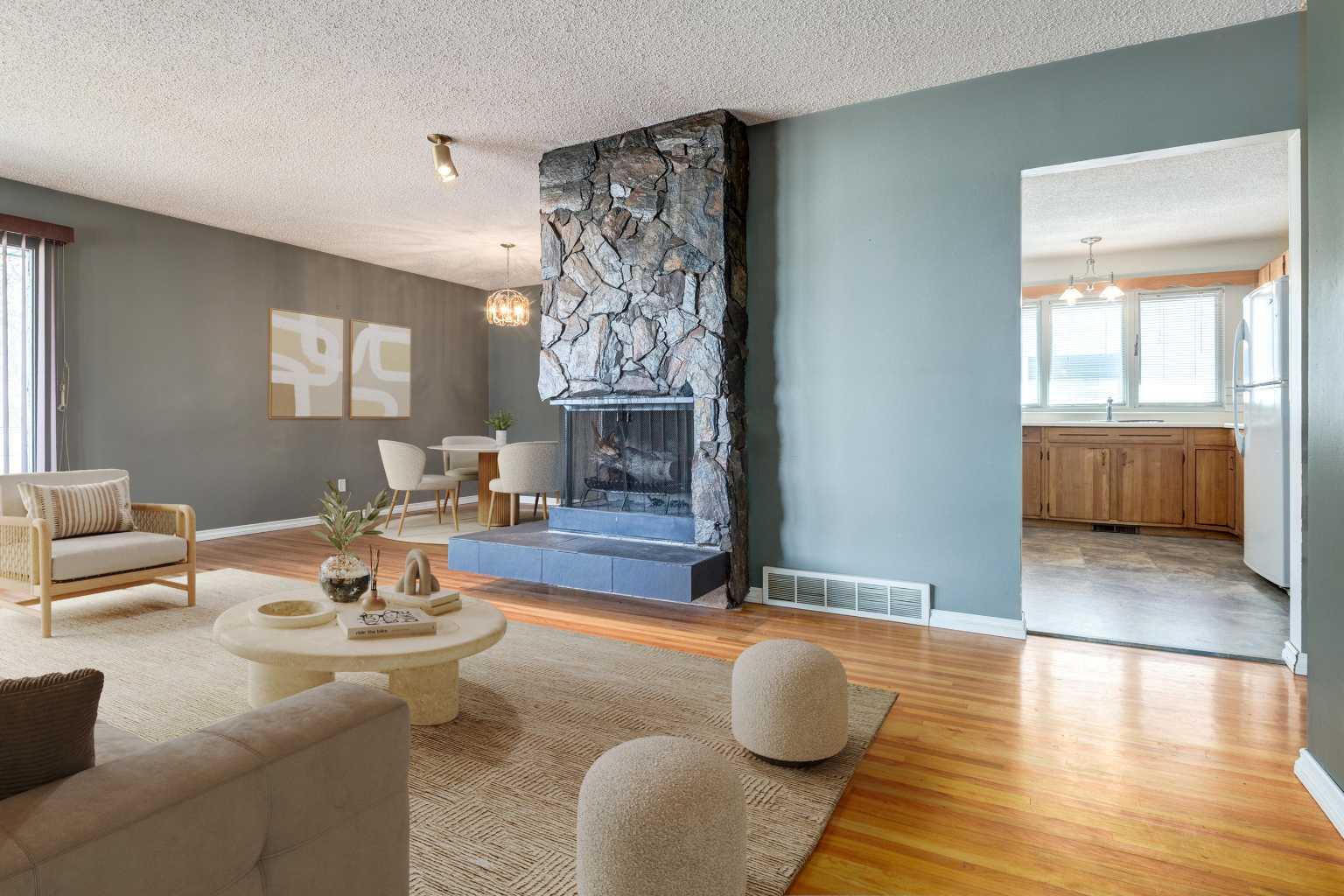 244 Maple Court Crescent SE