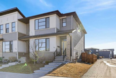 Photo of 35 Wolf Hollow Park SE, Calgary, AB T2X 4M7 (MLS # A2283768)