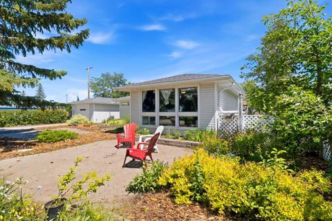 Photo of 4132 50 Avenue, Innisfail, AB T4G 1J3 (MLS # A2327461)