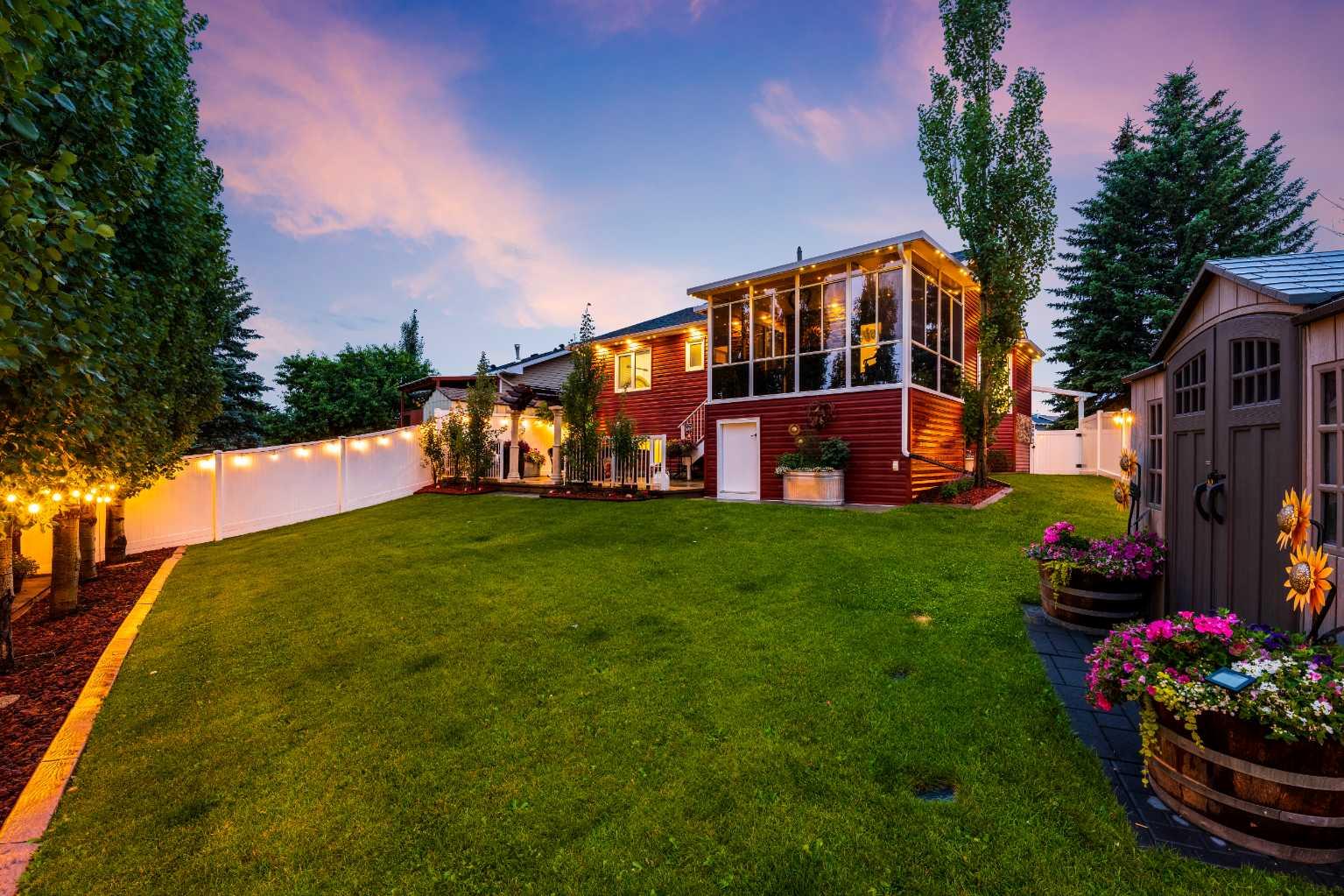 52 Riverstone Crescent SE