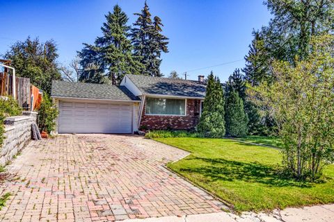 Photo of 1140 Trafford Drive NW, Calgary, AB T2K 2T8 (MLS # A2265216) Photo of 1140 Trafford Drive NW, Calgary, AB T2K 2T8 (MLS # A2265216)