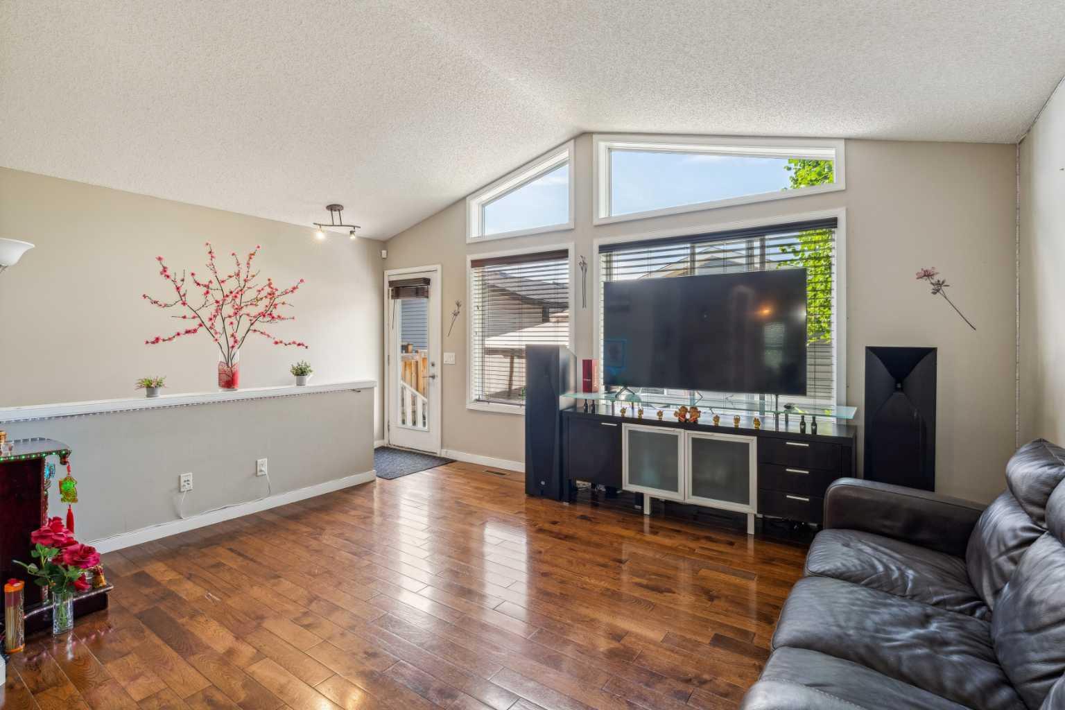 22 Auburn Bay View SE
