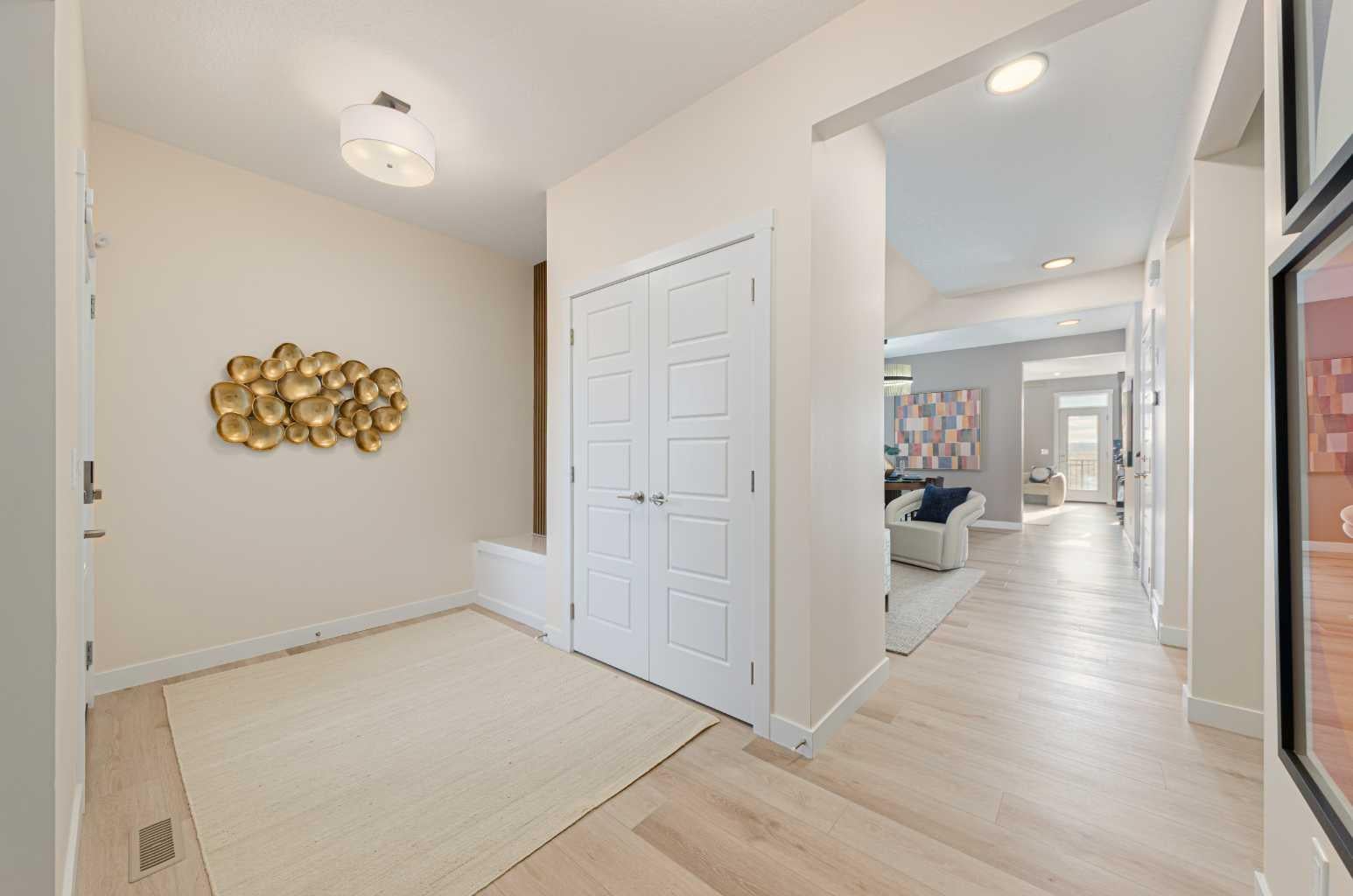 683 Buffaloberry Manor SE