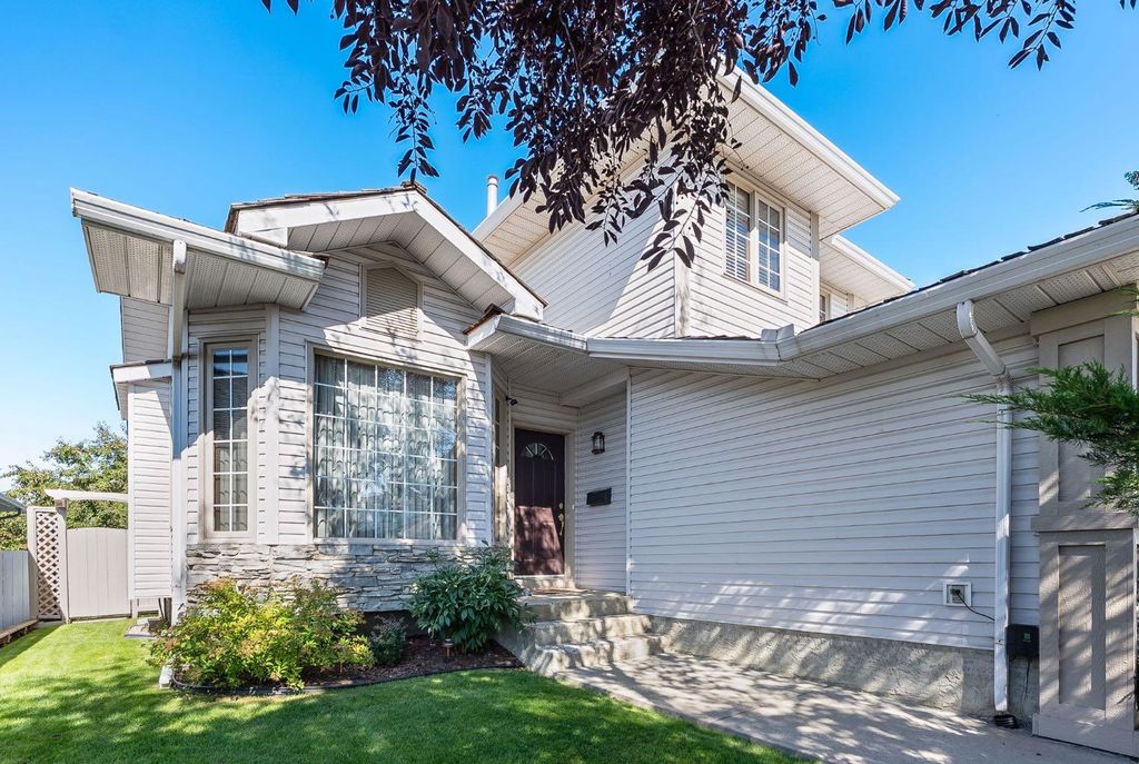 Photo of 255 Douglas Woods Drive SE, Calgary, AB T2Z 2E8 (MLS # A2300560)