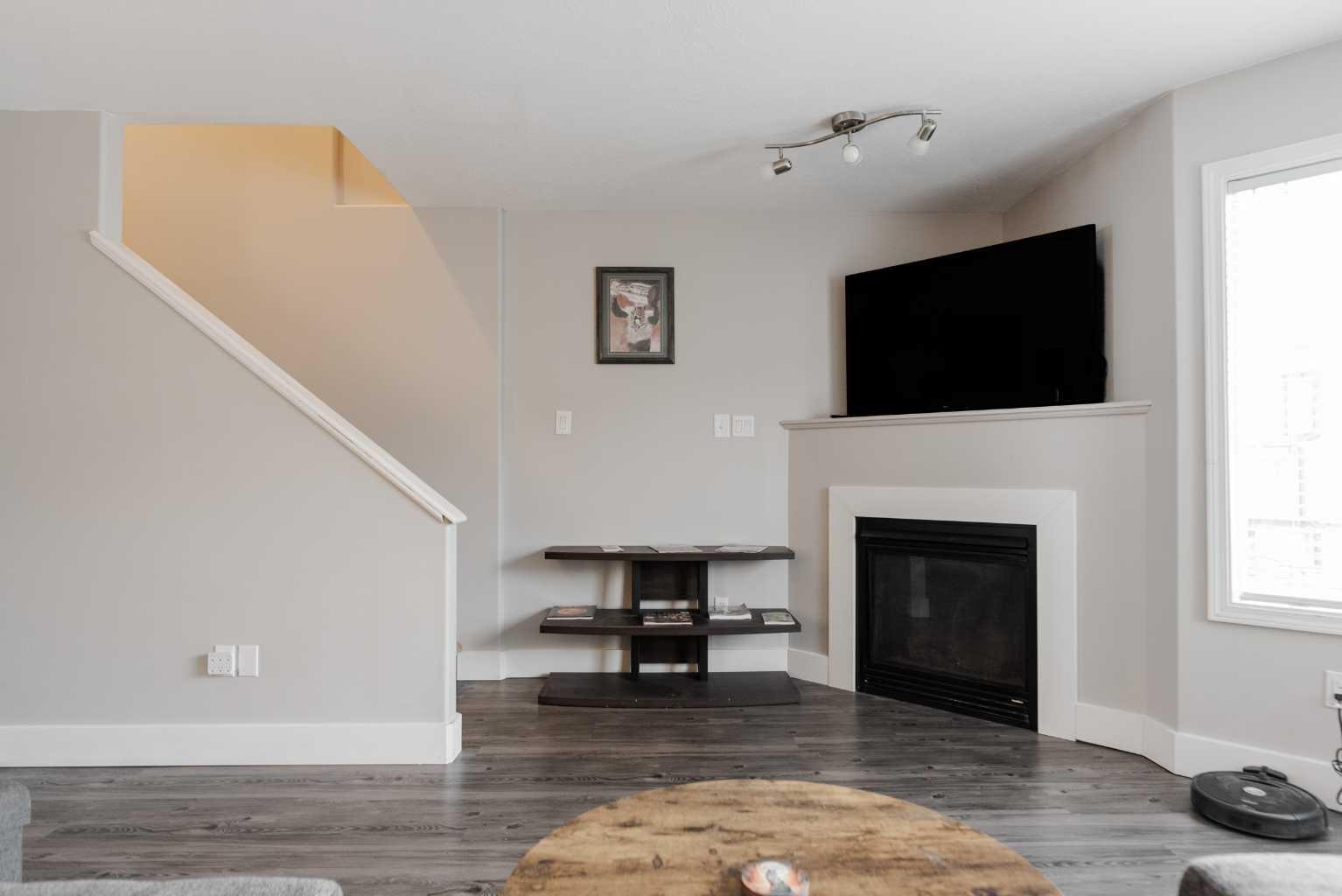 201 Arabian Drive 702