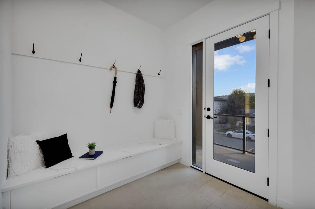Photo of 4614 22 Avenue NW, Calgary, AB T3B 0Y1 (MLS # A2348276)