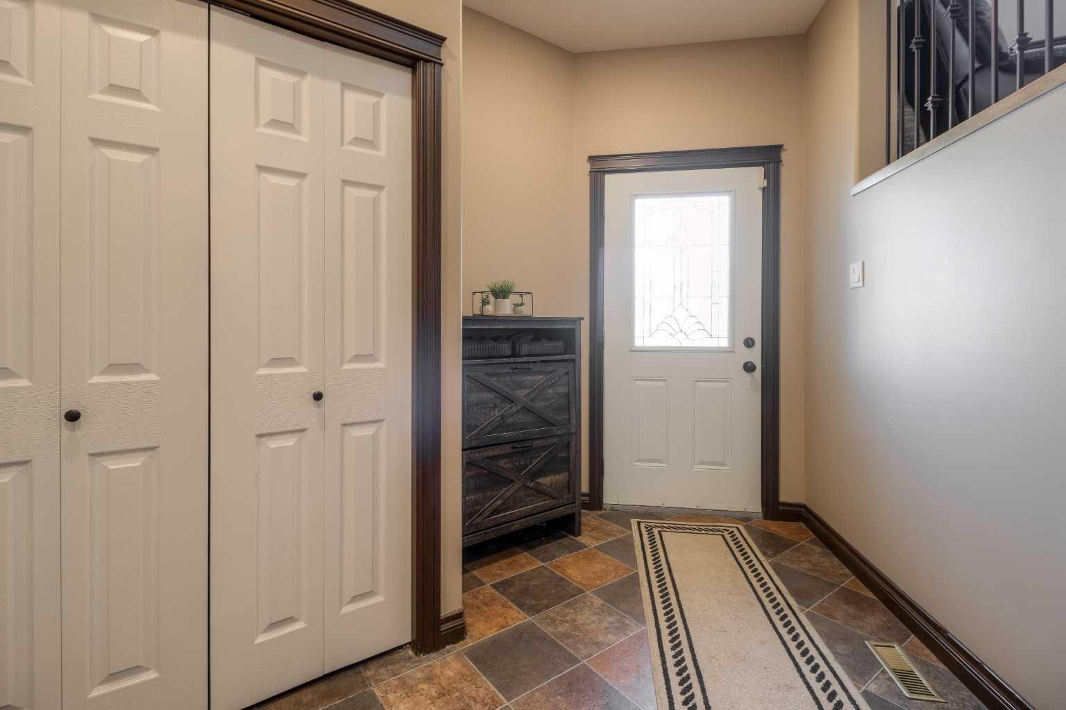 380 Grizzly Crescent N