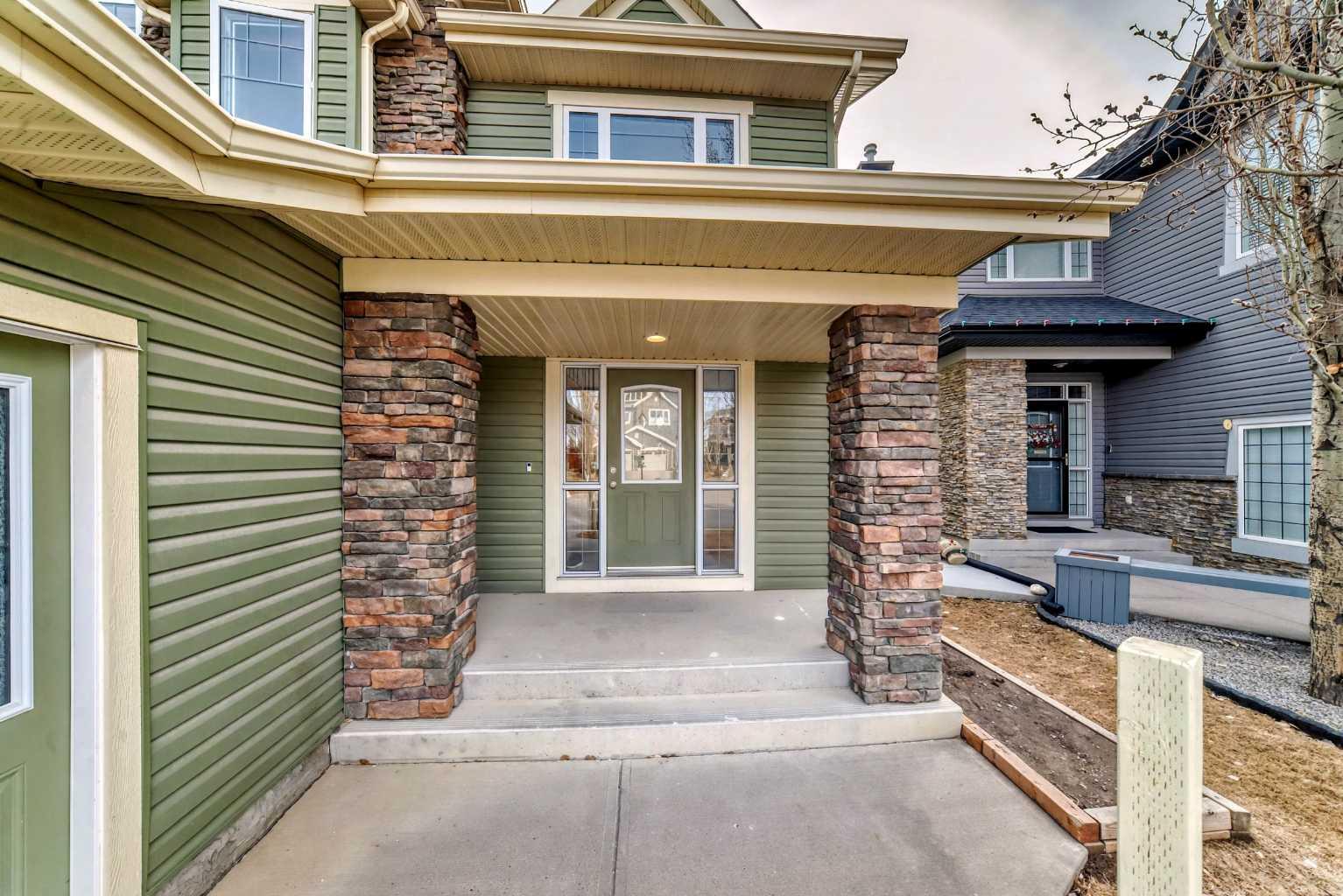 11 Cougar Plateau Place SW