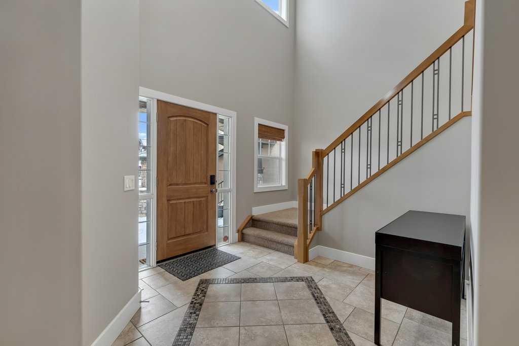 319 Valley Crest Court NW