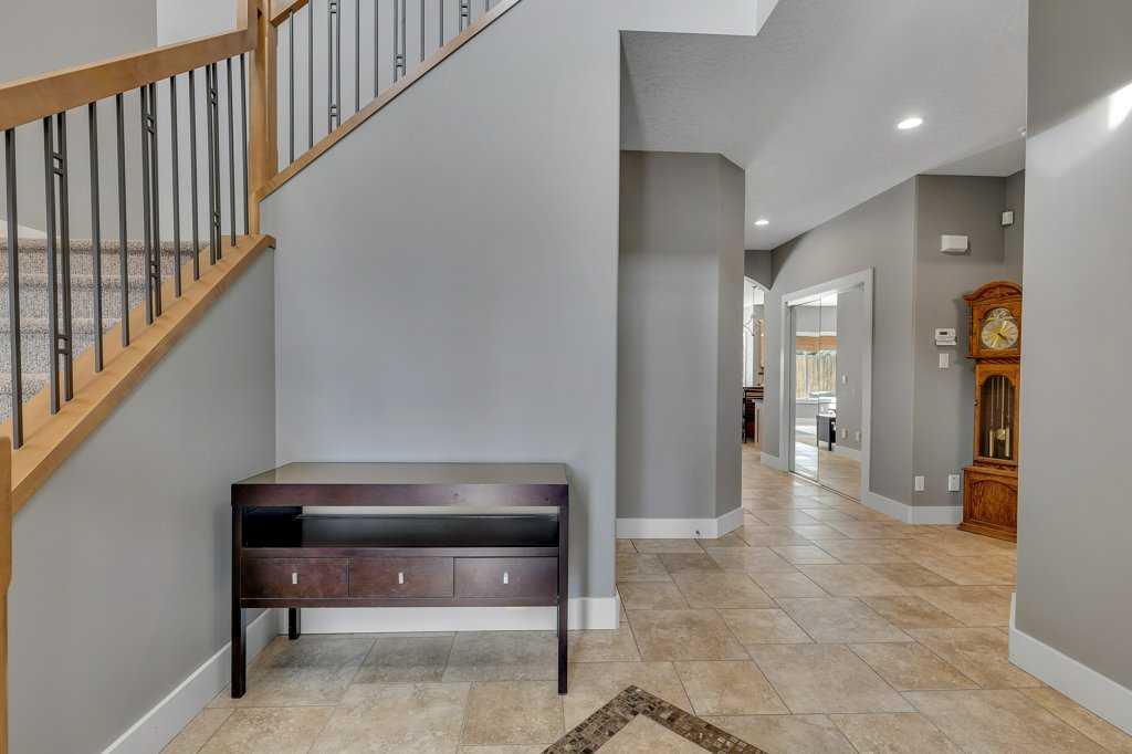 319 Valley Crest Court NW