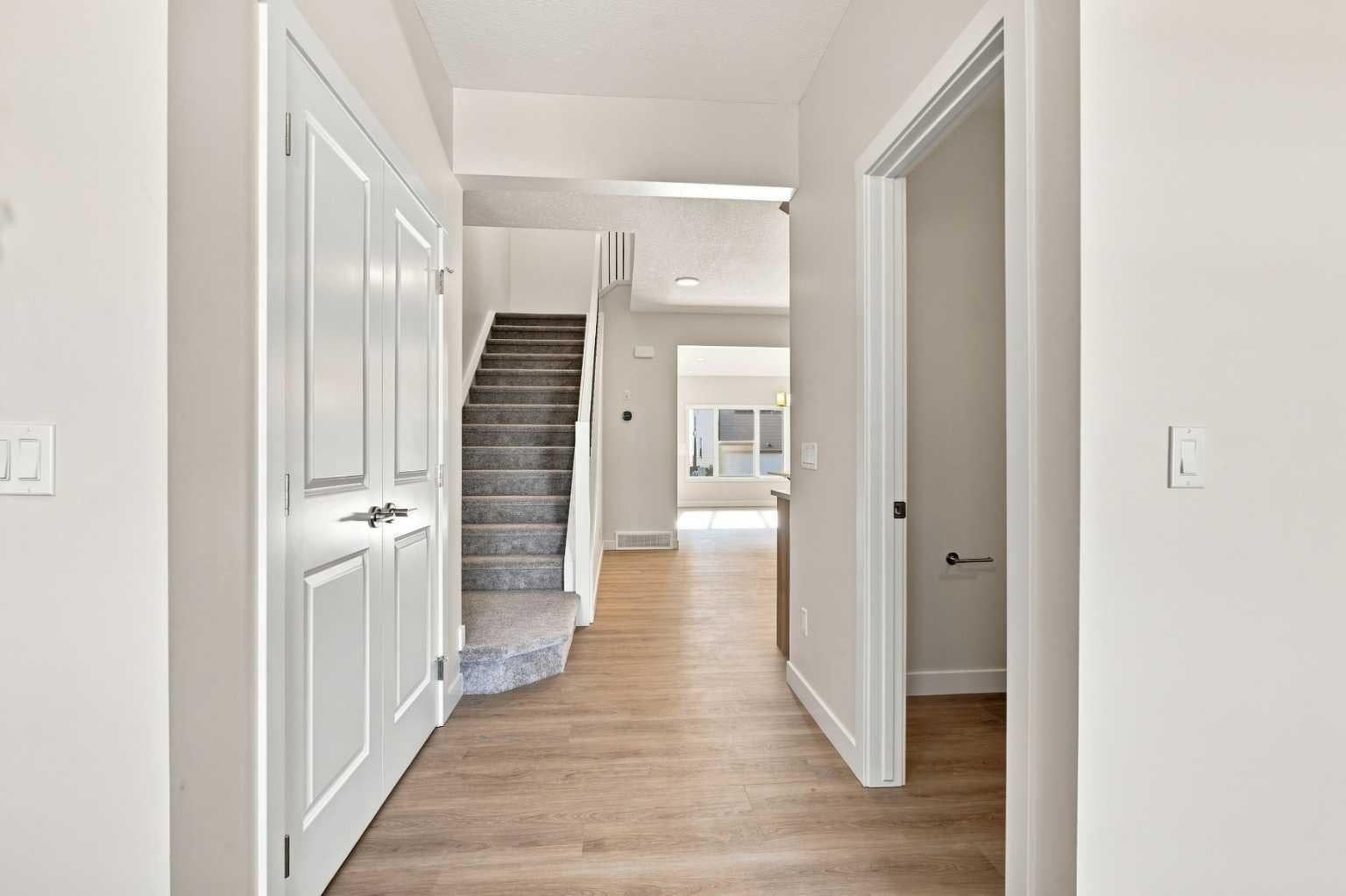 76 Buffaloberry Manor SE