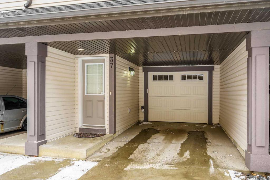 Photo of 37 New Brighton Point SE, Calgary, AB T2Z 1B6 (MLS # A2292283)