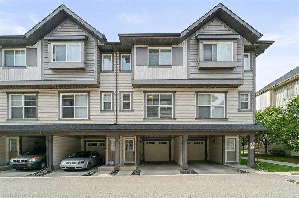 Photo of 37 New Brighton Point SE, Calgary, AB T2Z 1B6 (MLS # A2292283)