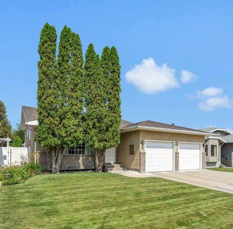 Photo of 44 Prairie Drive NE, Medicine Hat, AB T1C 1R2 (MLS # A2336063)