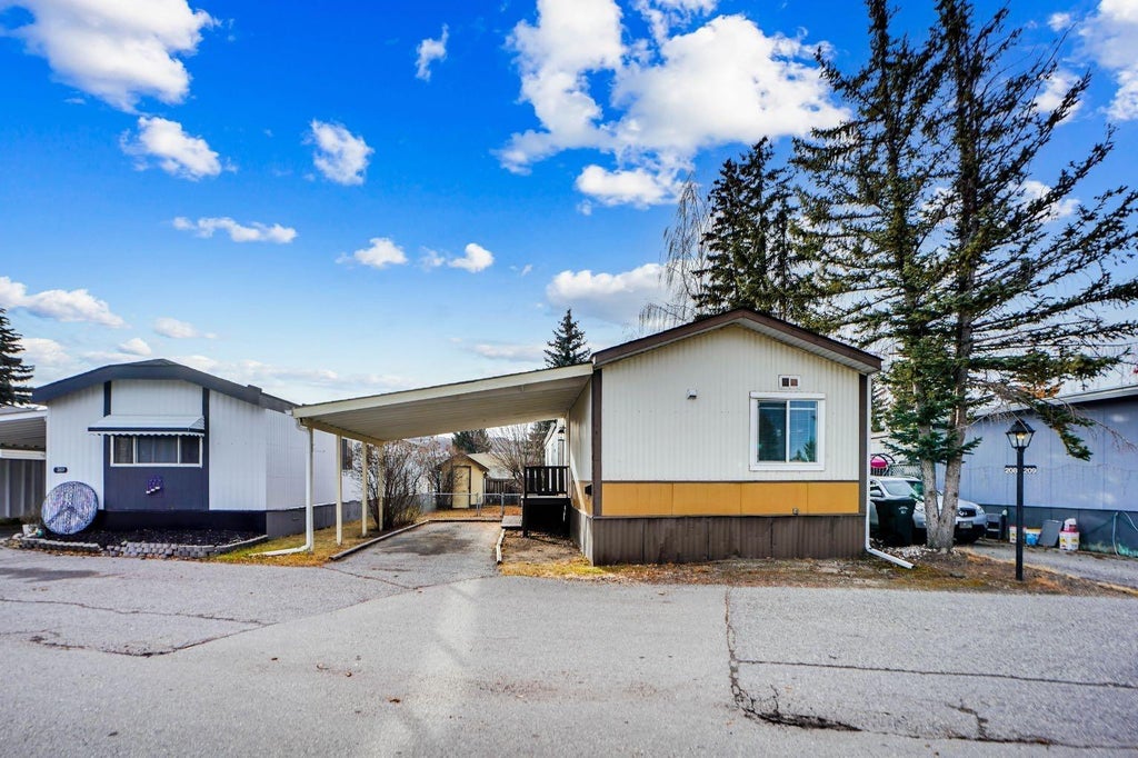 Photo of 3223 83 Street NW #208, Calgary, AB T3B 5N4 (MLS # A2336728)
