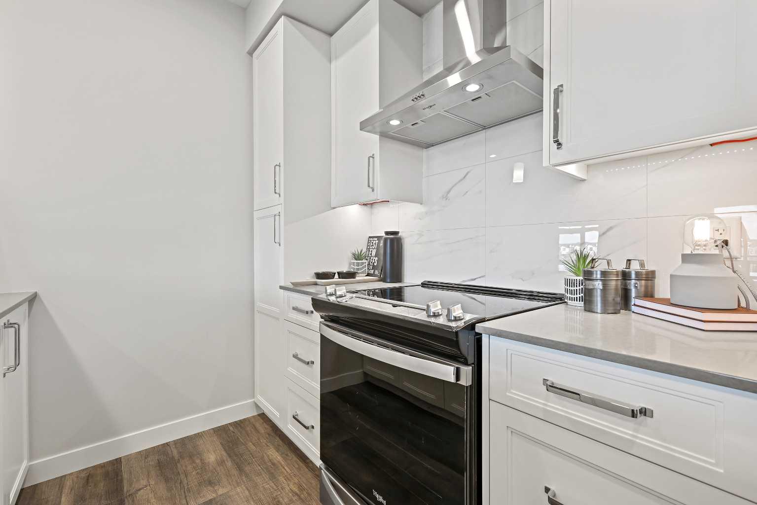 255 Les Jardins Park SE 305