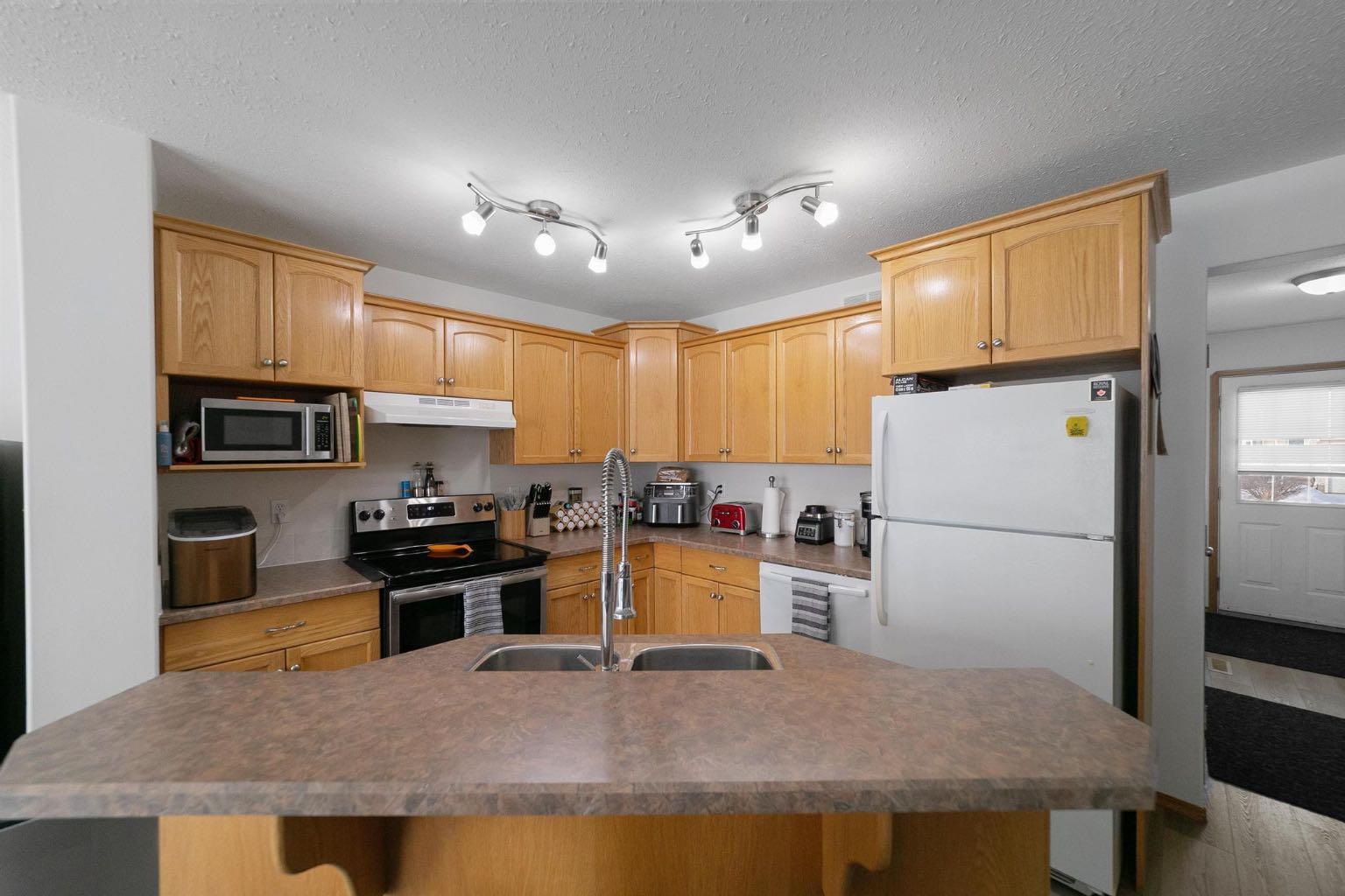 4017 69A Street Close