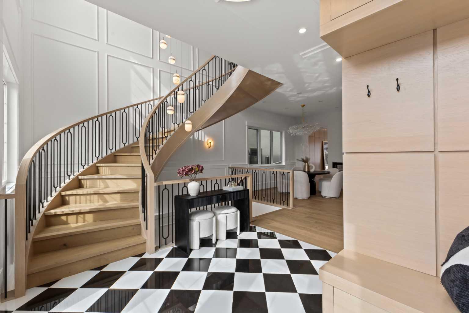 1910 Broadview Road NW