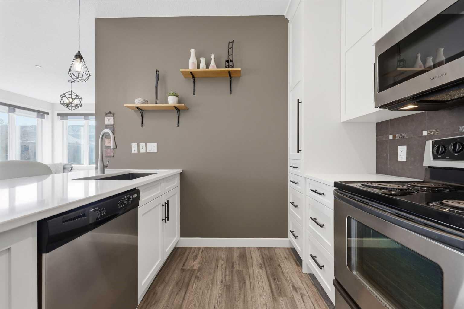 910 18 Avenue SW 206