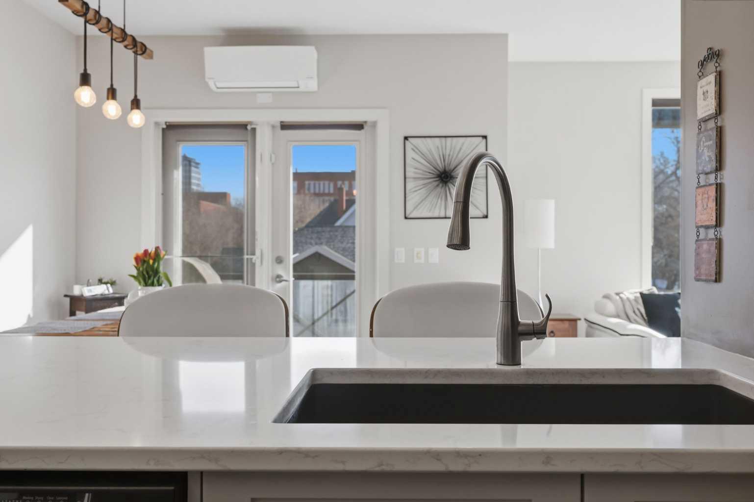 910 18 Avenue SW 206