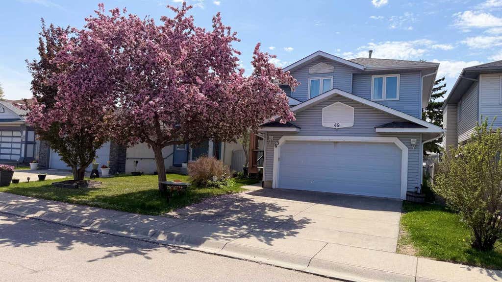 Photo of 49 Applewood Court SE, Calgary, AB T2A 7P7 (MLS # A2331770)