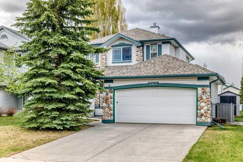 Photo of 203 WEST LAKEVIEW Circle, Chestermere, AB T1X 1M5 (MLS # A2310713)