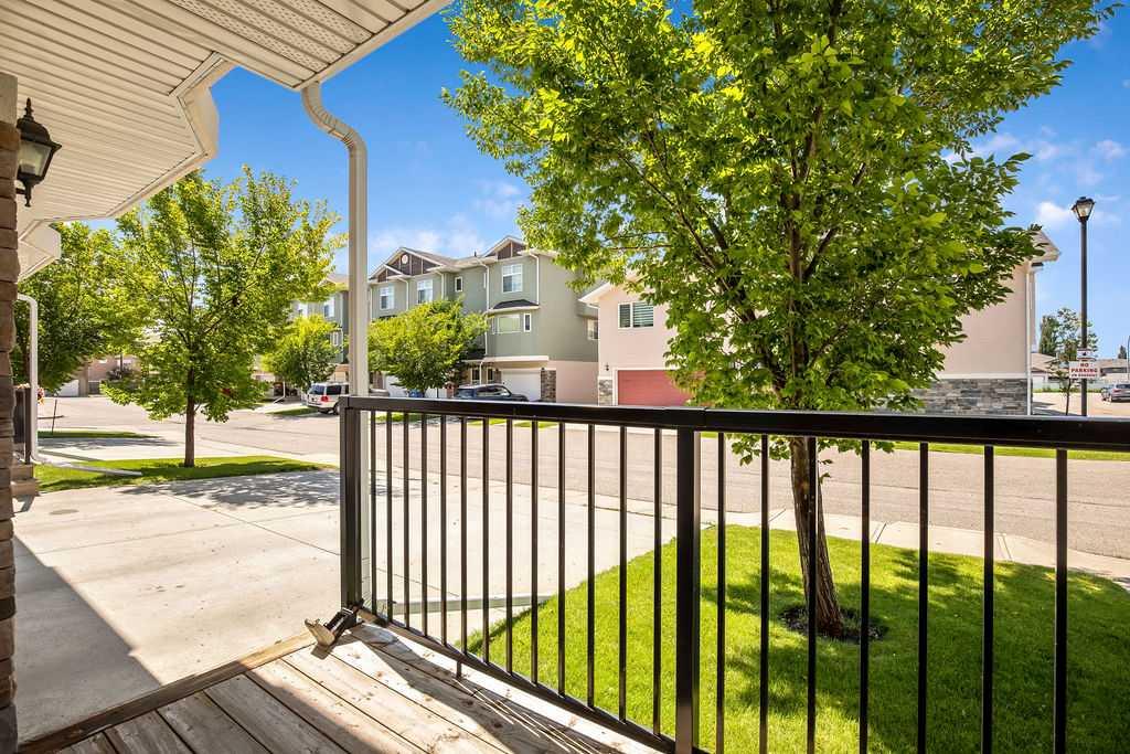 325 Strathcona Circle