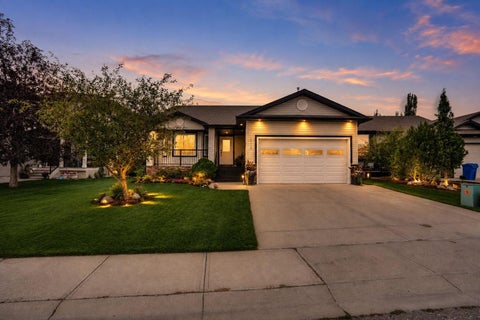 Photo of 112 Aspen Creek Crescent, Strathmore, AB T1P 1R4 (MLS # A2341068)