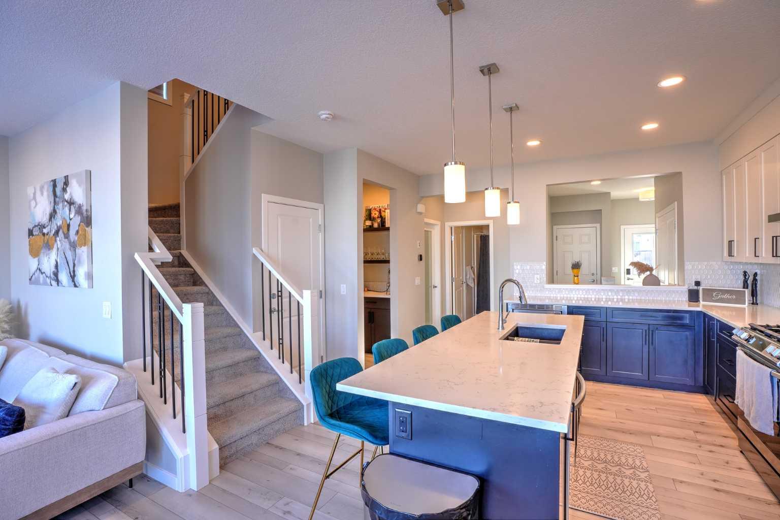 215 Lucas Heights NW
