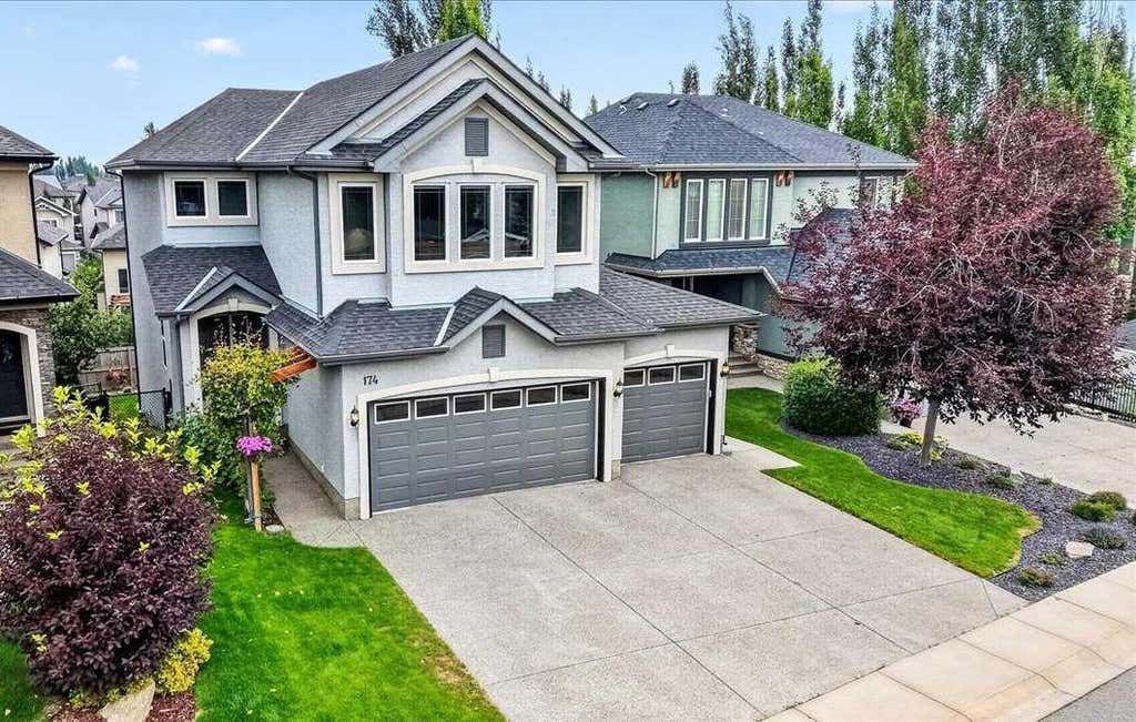 Photo of 174 Cranridge Terrace SE, Calgary, AB T3M 0H9 (MLS # A2336800)