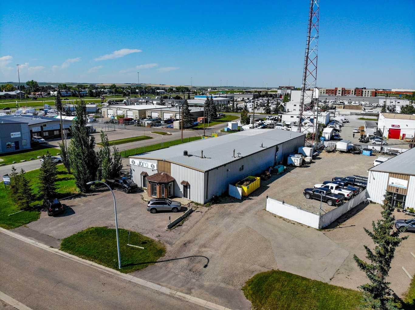 48 East Lake Green NE