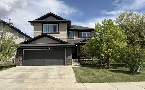 Photo of 123 Hawkmere View, Chestermere, AB T1X 1T7 (MLS # A2315347)