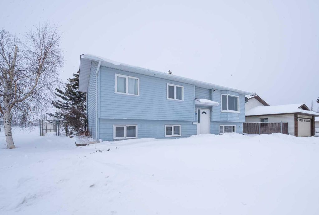 Photo of 10317 89 Street, Grande Prairie, AB T8X 1G2 (MLS # A2287293)