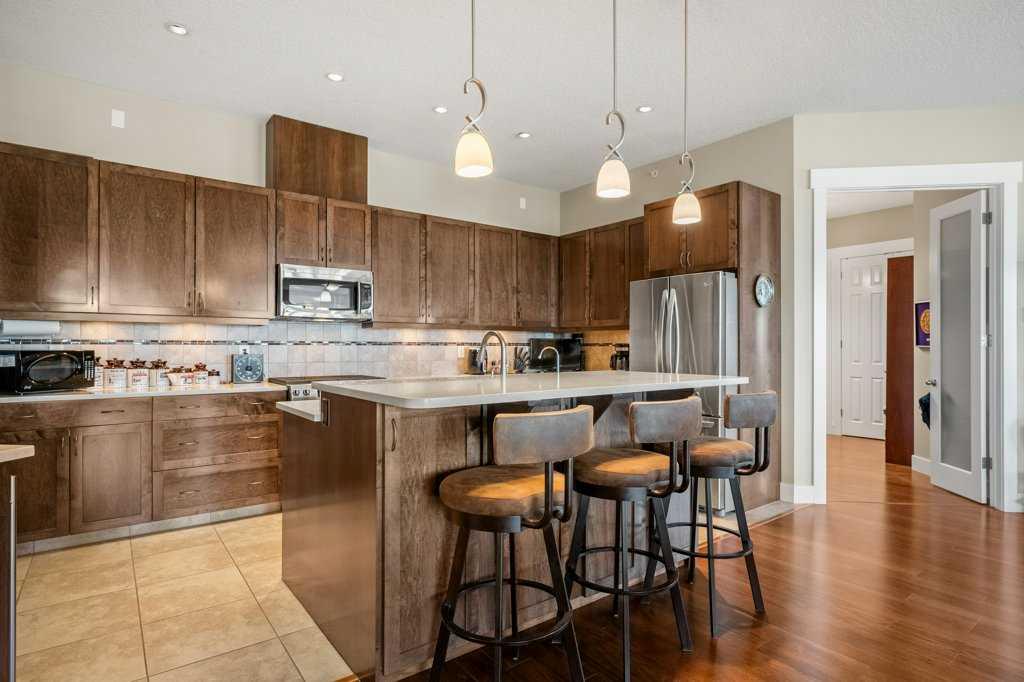 4 Hemlock Crescent SW 404